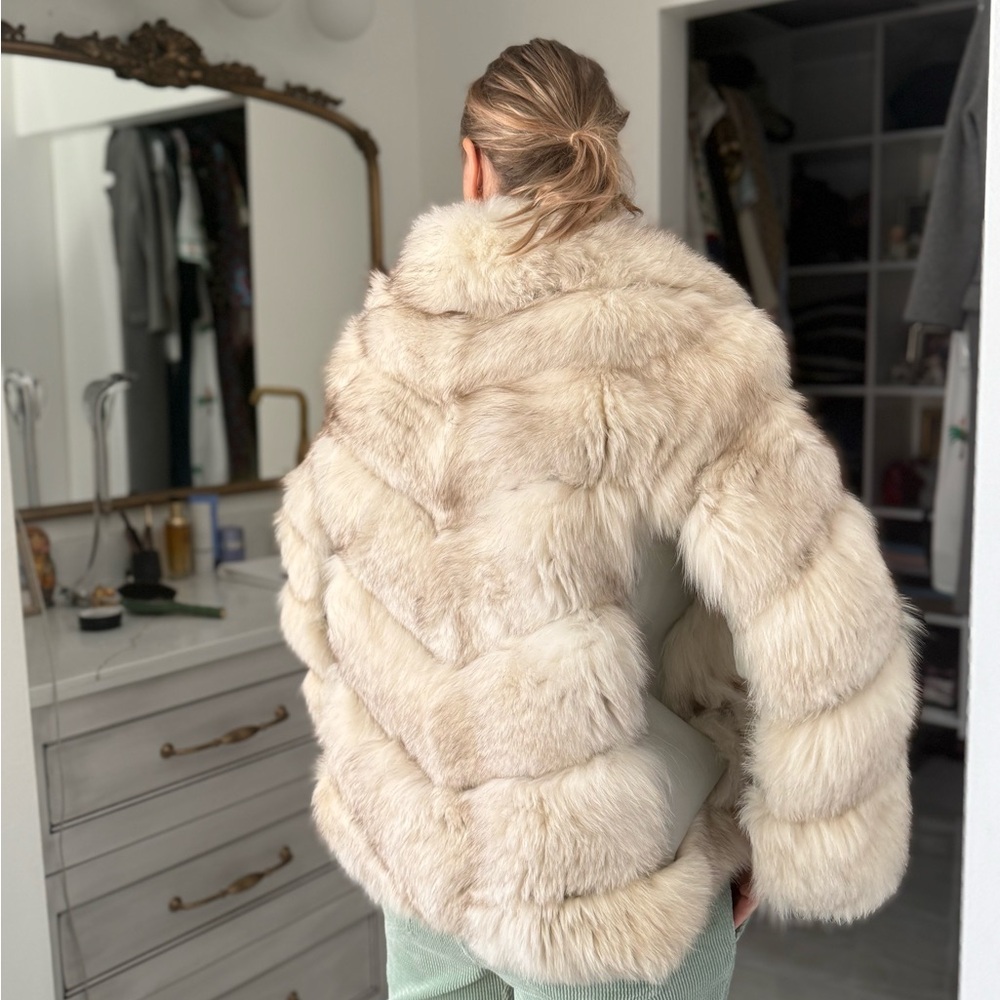 Luxurious Cream Fur Jacket - Picture 5 of 15